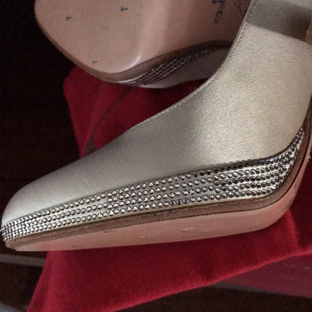 Rene Caovilla Satin Rhinestone embellished pump - Picture 7 of 13